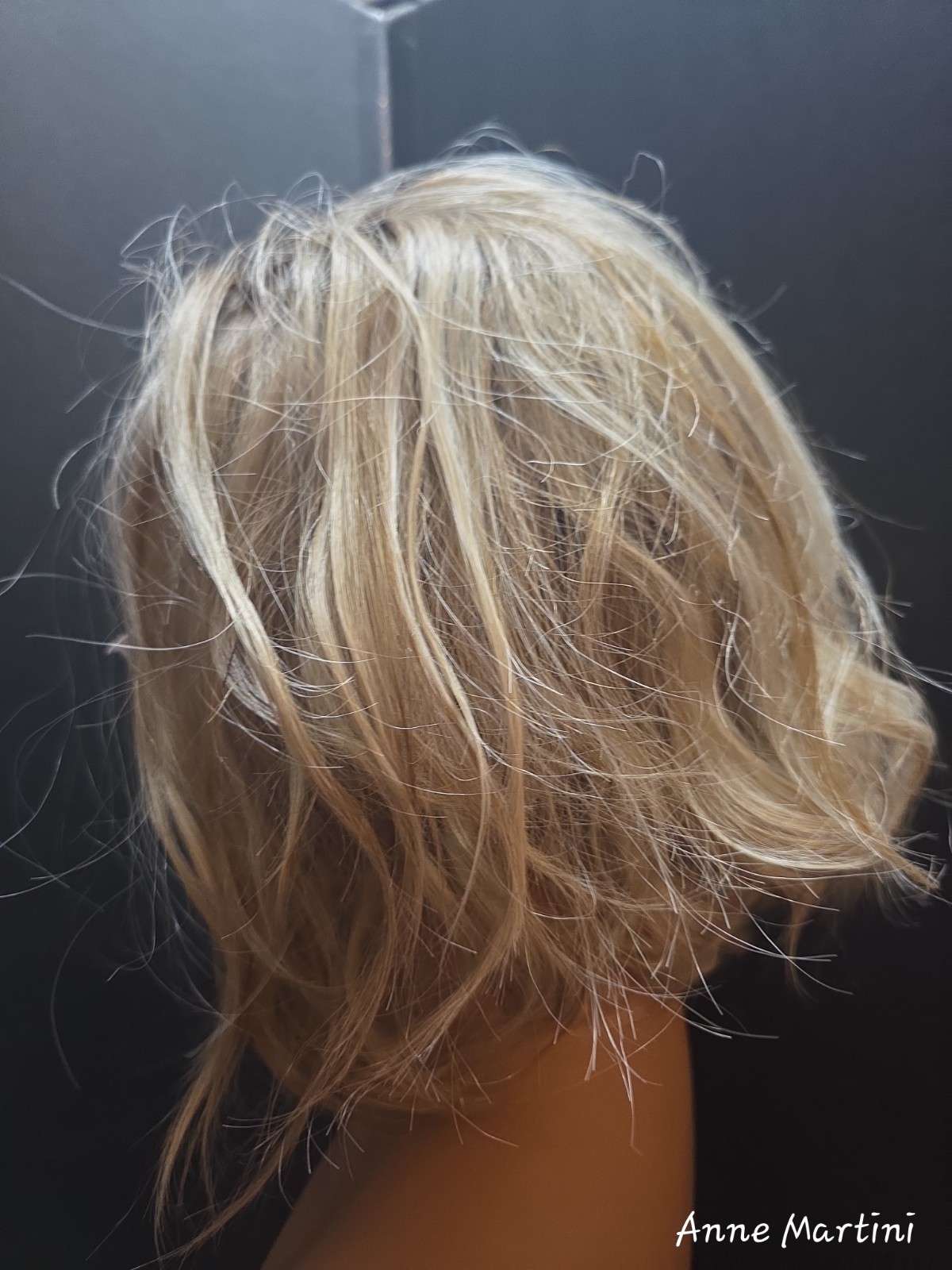 Women’s Lace Front Synthetic Wavy Bob Wig Layered Free-Part Blond