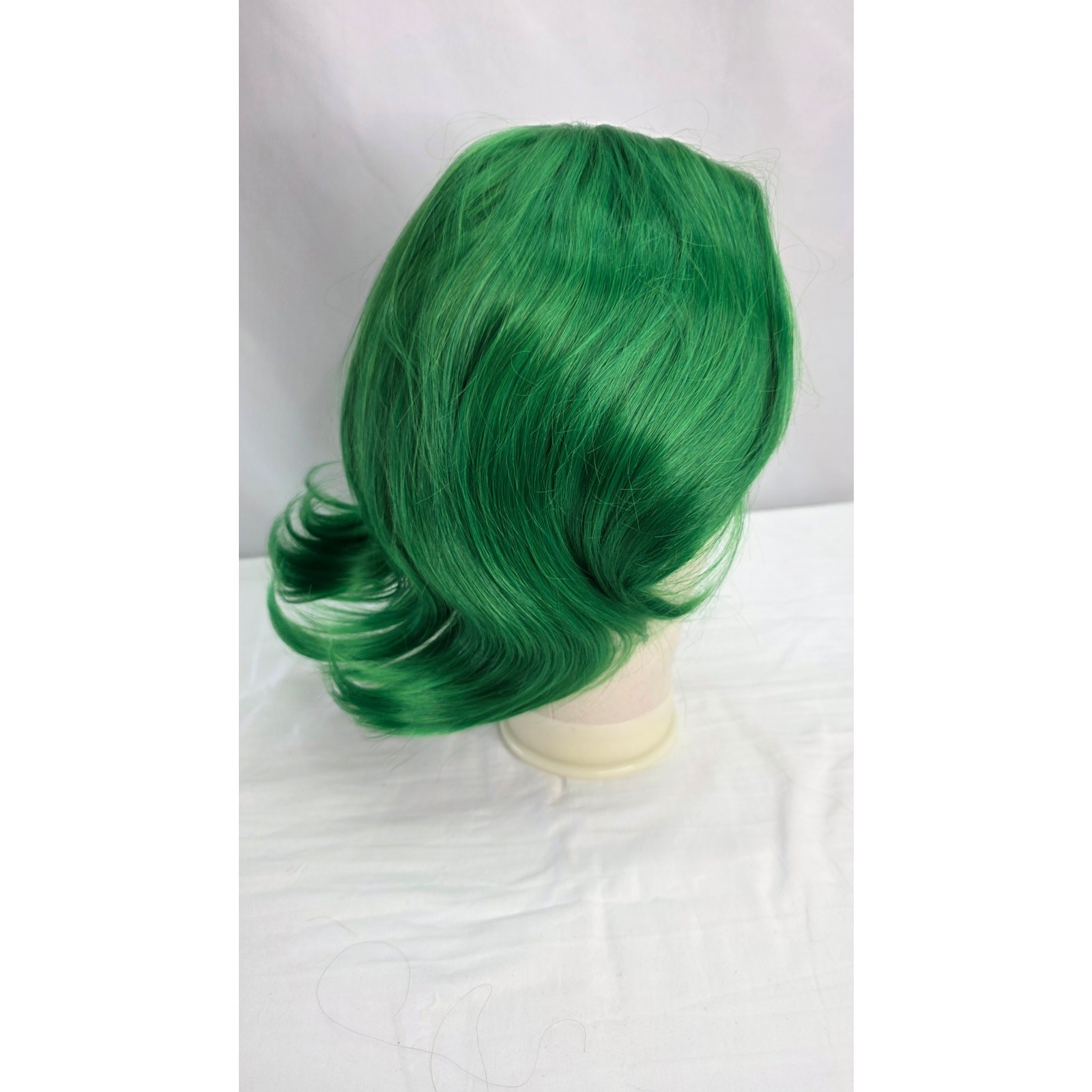 Adult Green Wig with Purple Scarf Green False Eyelashes Cosplay St. Patty’s Day
