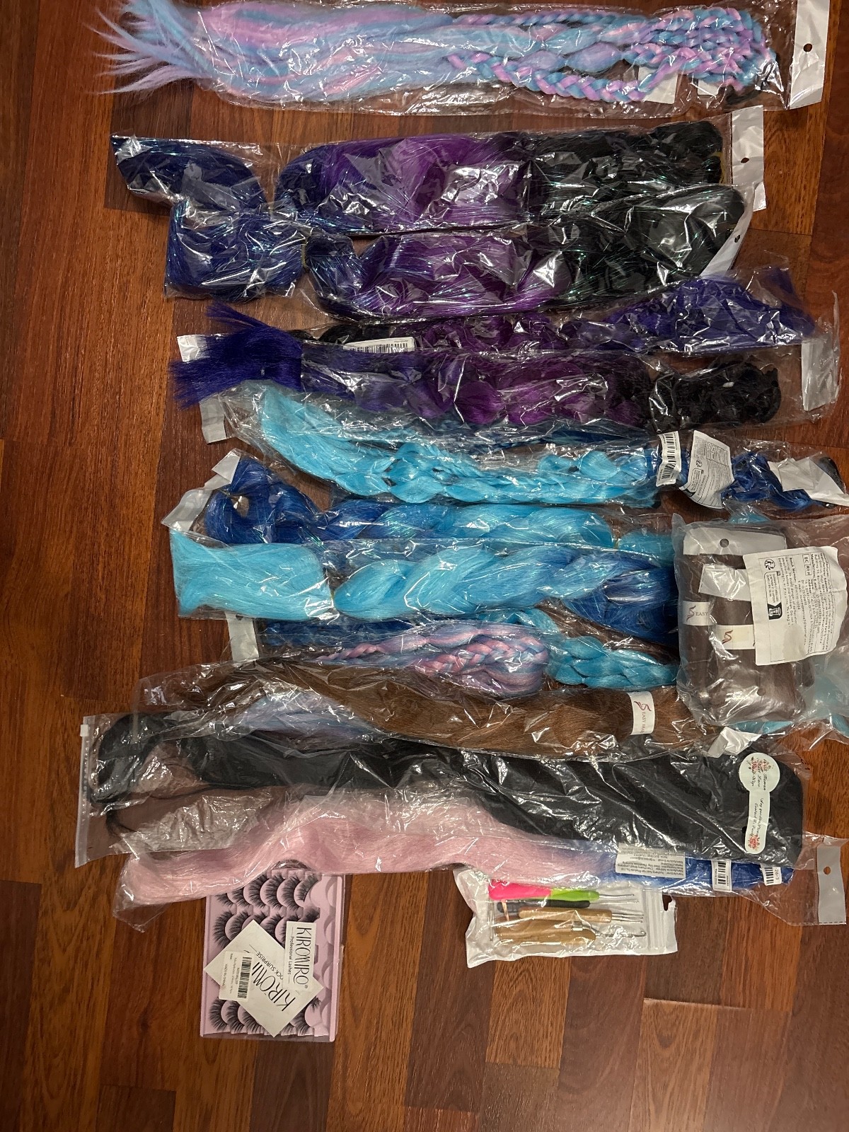 lot braiding hair, with color purple, blue, black, light brown synthetic hair to