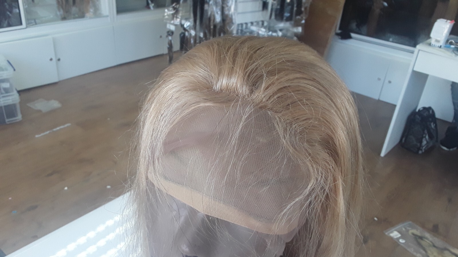 16″SILK BASE TOP BRAZILIAN GLUELESS FULL LACE WIG HONEY BLONDE 27# 150% DENSITY
