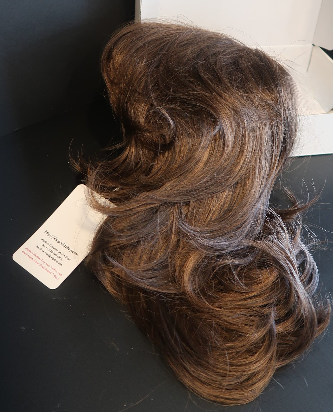 WIGSBUY Medium Brown SYNTHETIC WIG LAYERED WITH BANGS CAPLESS COOL MESH CAP NWT