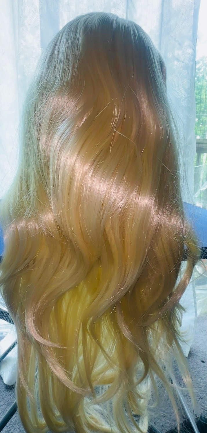 18 inch blond Synthetic Hairline with bang, full cap, BRAND NEW