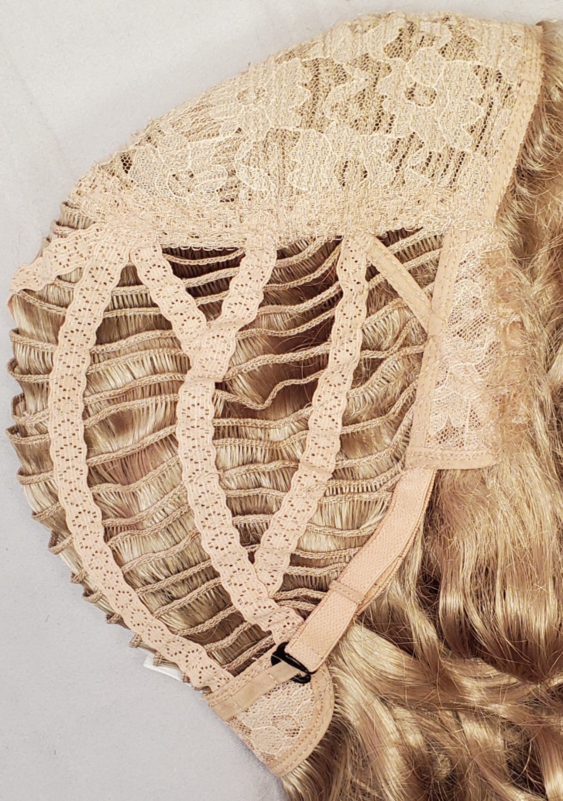 Beverly Hills Tony of Beverly Curly synthetic wig Color 24 NWOT display