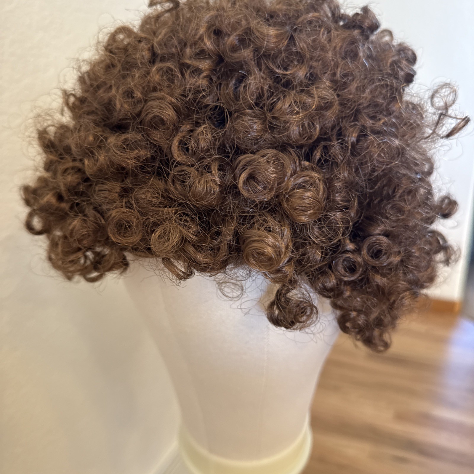 Kinky Curly Short Cap Wig Lace Cap Natural Light Brown Synthetic 80