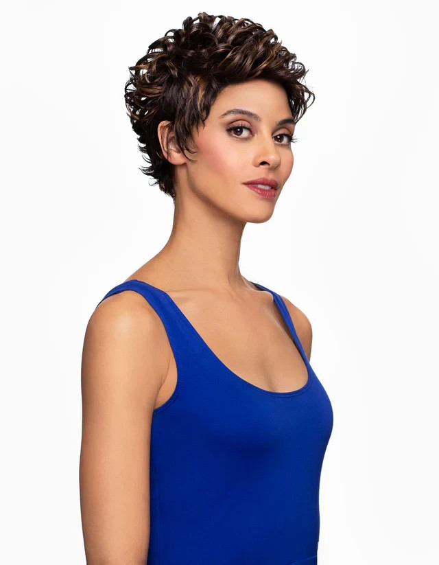 Foxy Silver AMY Wig, Stylish and Natural-Looking Synthetic Wig