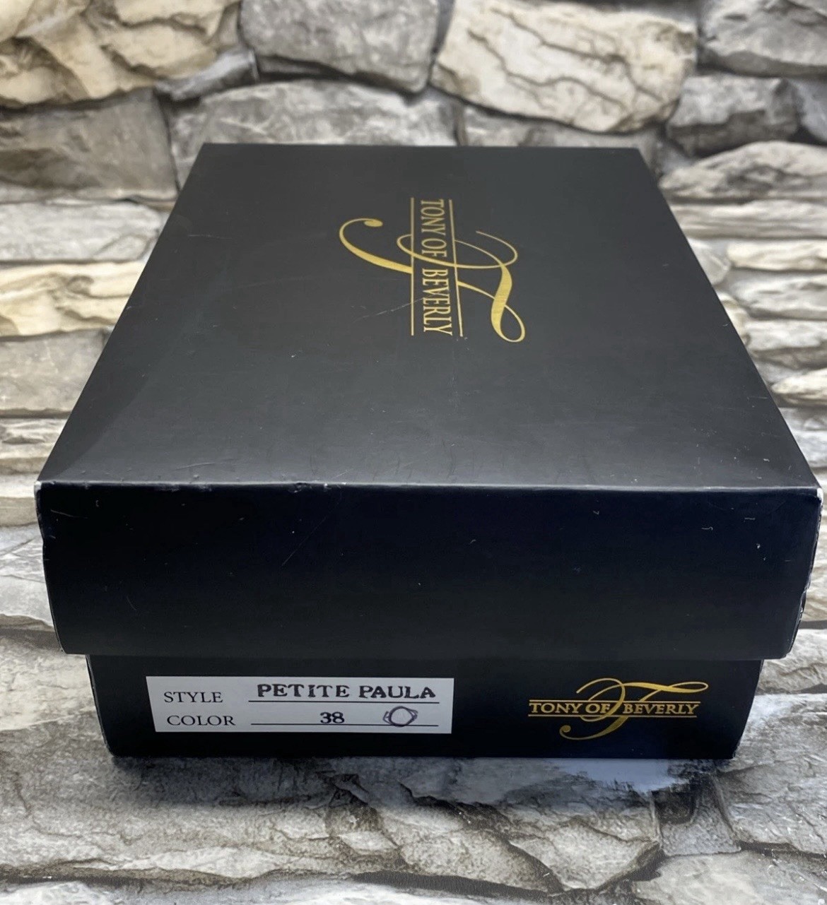 tony of beverly “Petite Paula” Color 38