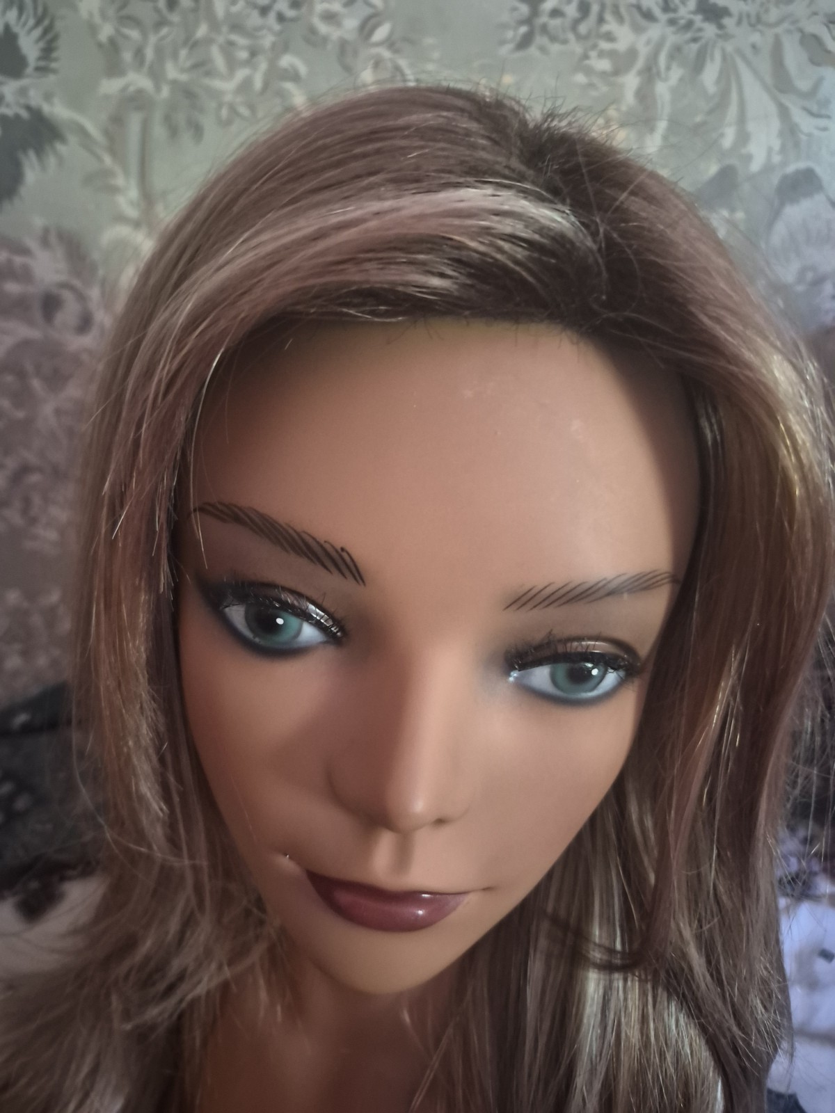 TressAllure Ashlyn V1301 Mimosa HL Wavy Layered Synthetic Wig Average cap New