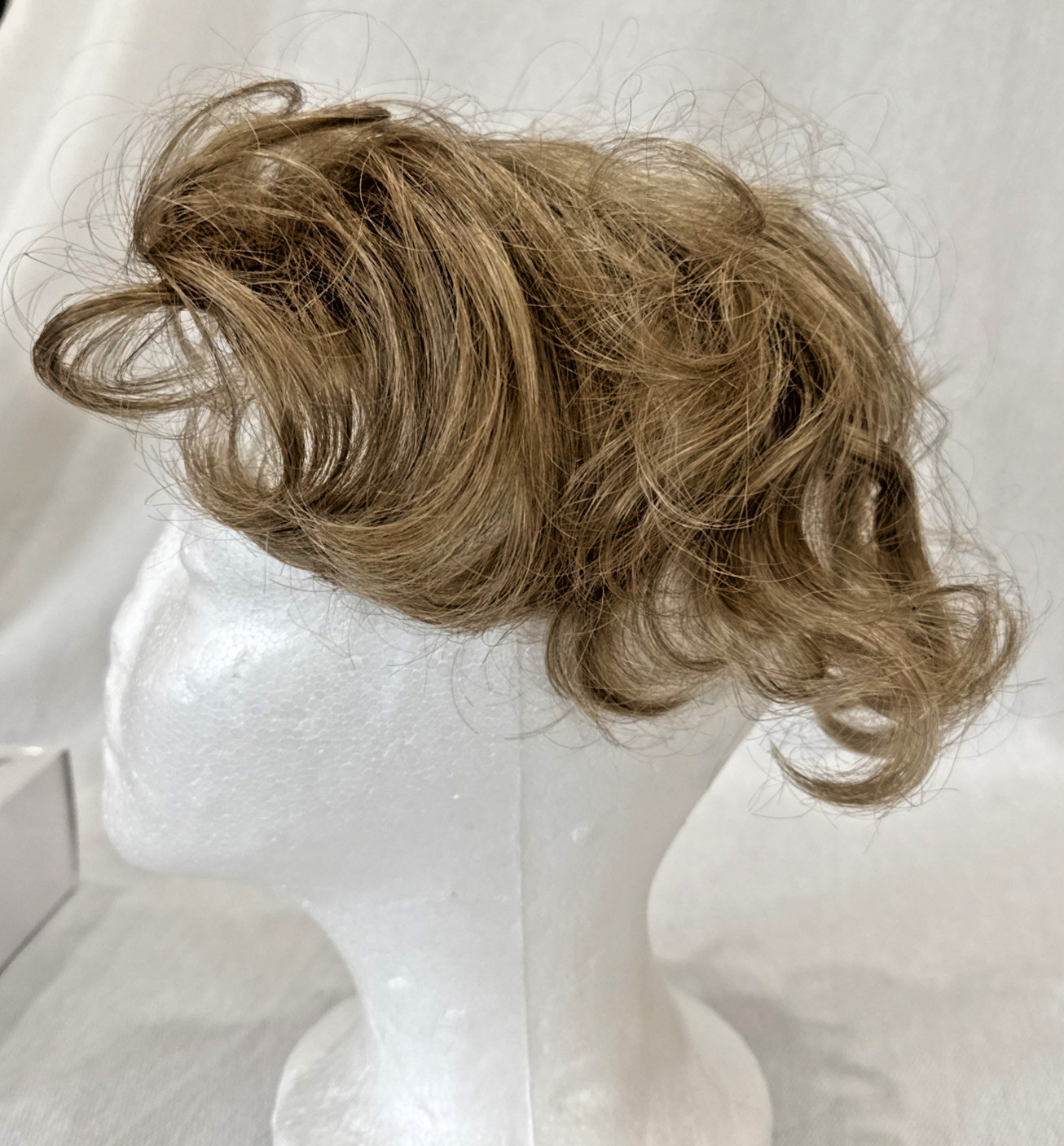 THE WIG COMPANY HAIR ICING SHIMMER TOPPER COLOR 20 CURLY