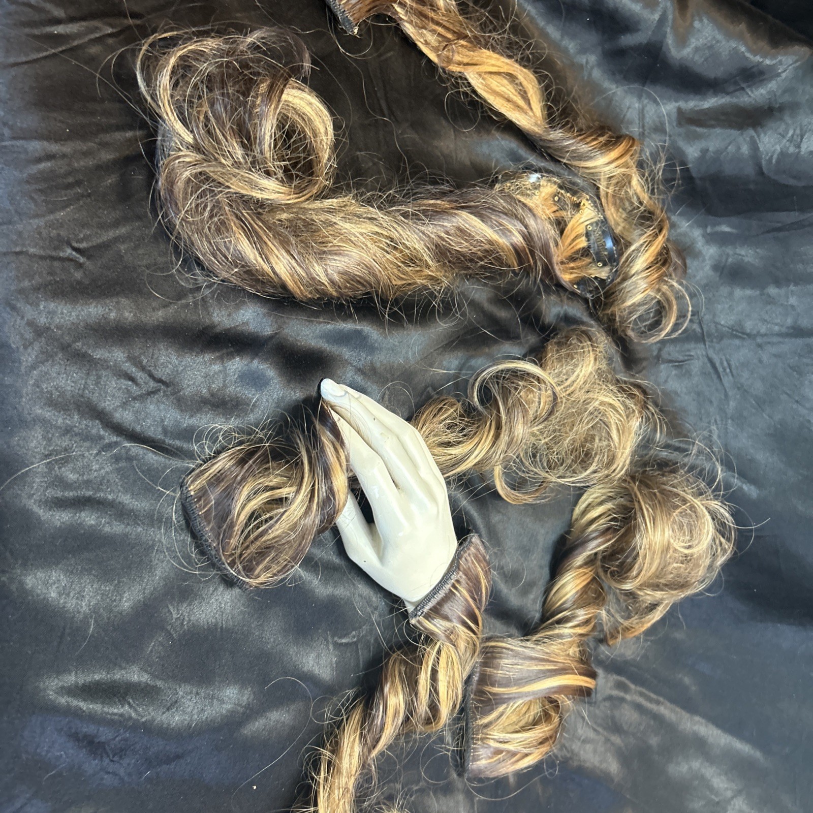 Lot Clip In Hair Extensions Brunette Blonde Streaks 24” Long 5 Clip In Pieces