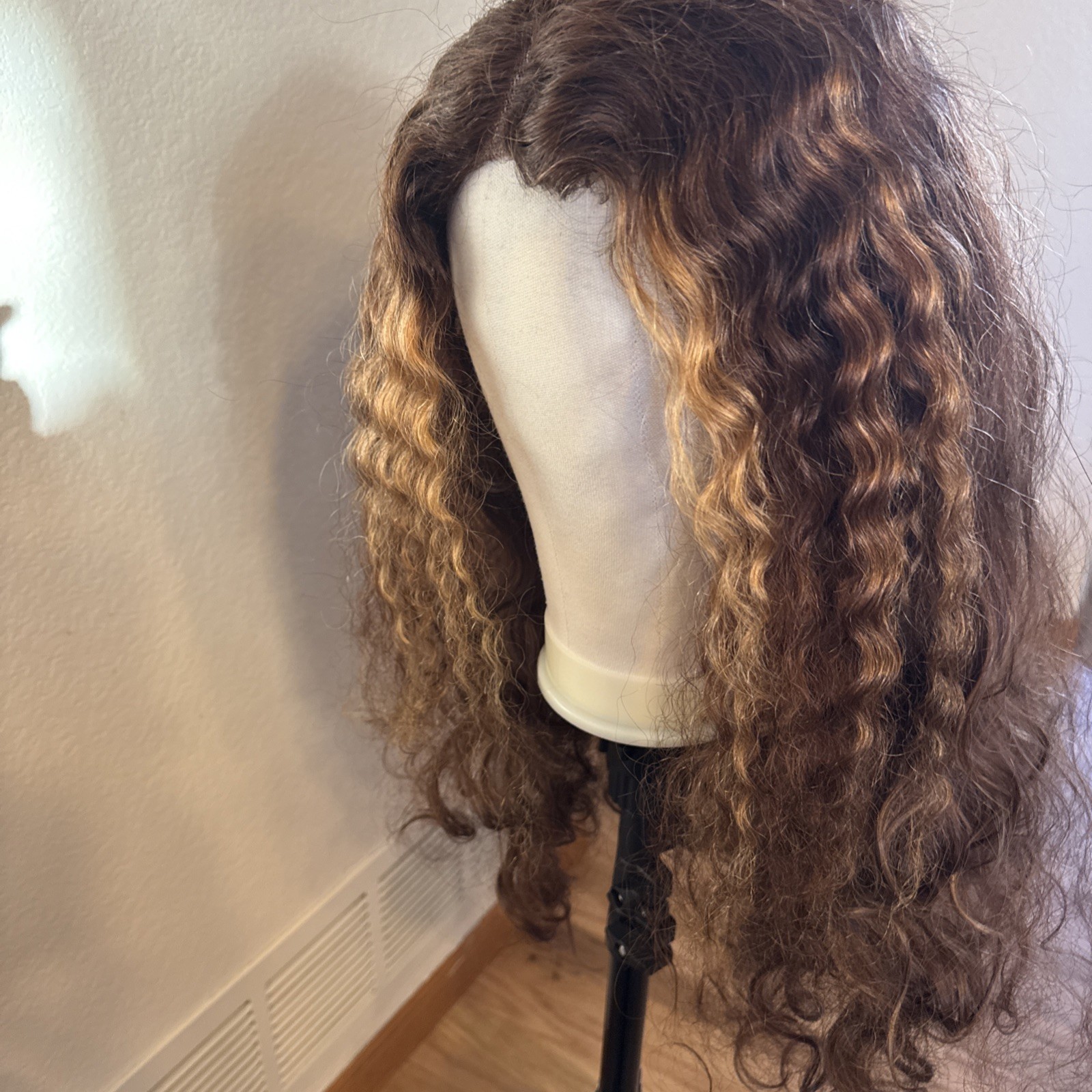 Human Blend. Lace Front Reddish Brown 28”363