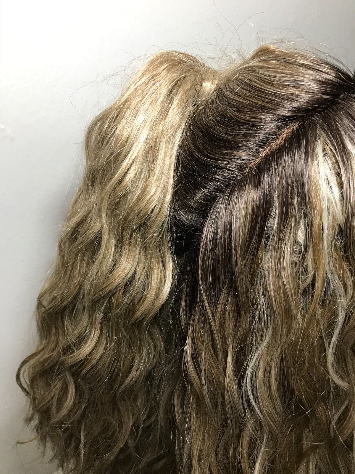 Pre-Owned Fashion Brown And Blonde Long Wavy Up-Do Pony-Tail Lace Front Wig