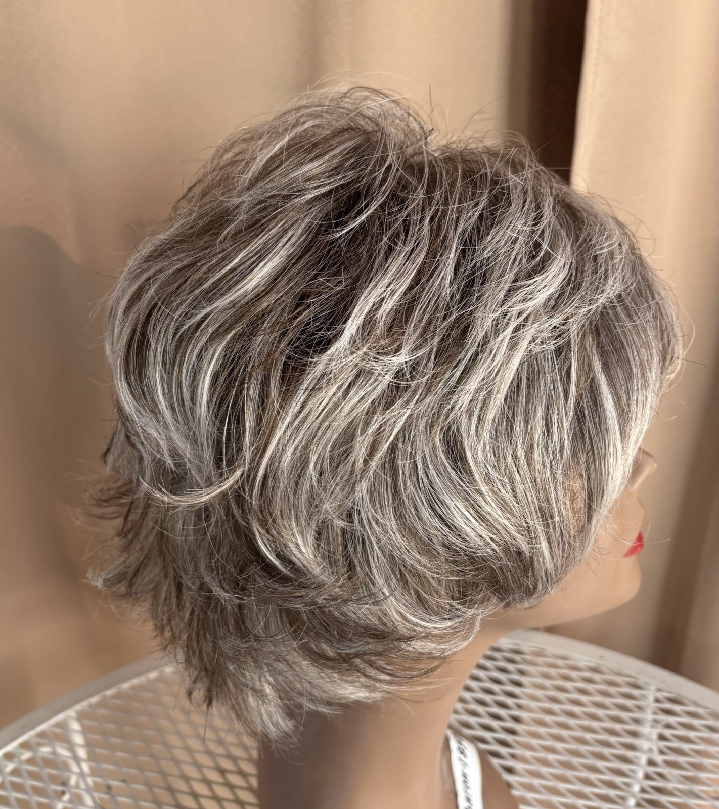 Cute Synthetic Wig From TWC Statements Ash Brown Blonde Hilites Sz Average Z-19