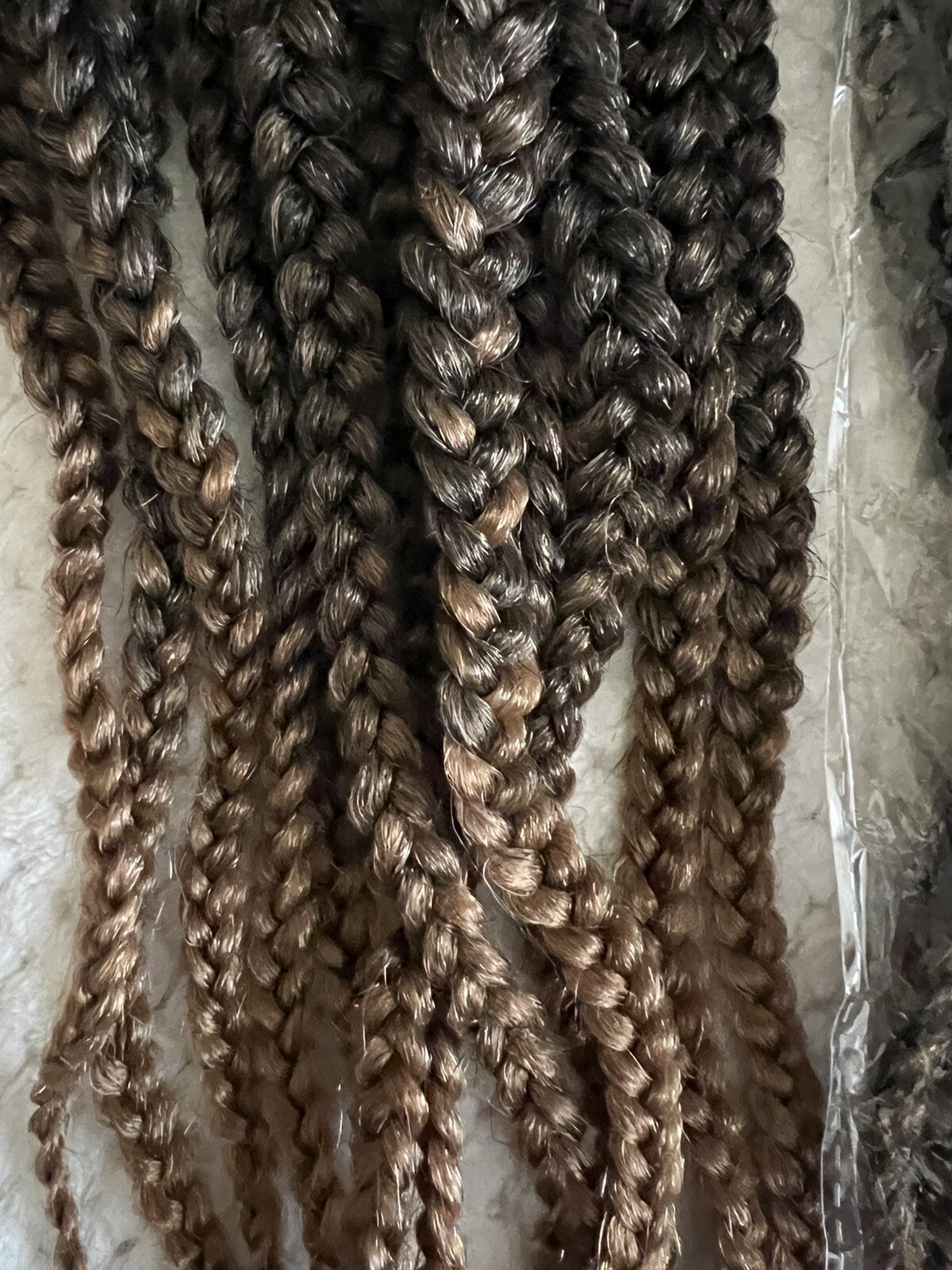 Women’s ombre hair braids Extensions. 4 Bags. 12 In Each Bag.