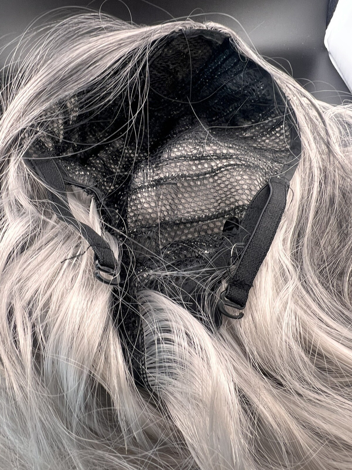 NEW Wig 28 Inch Wave Granny Grey FREE SHIPPING Lot C With Wig Cap