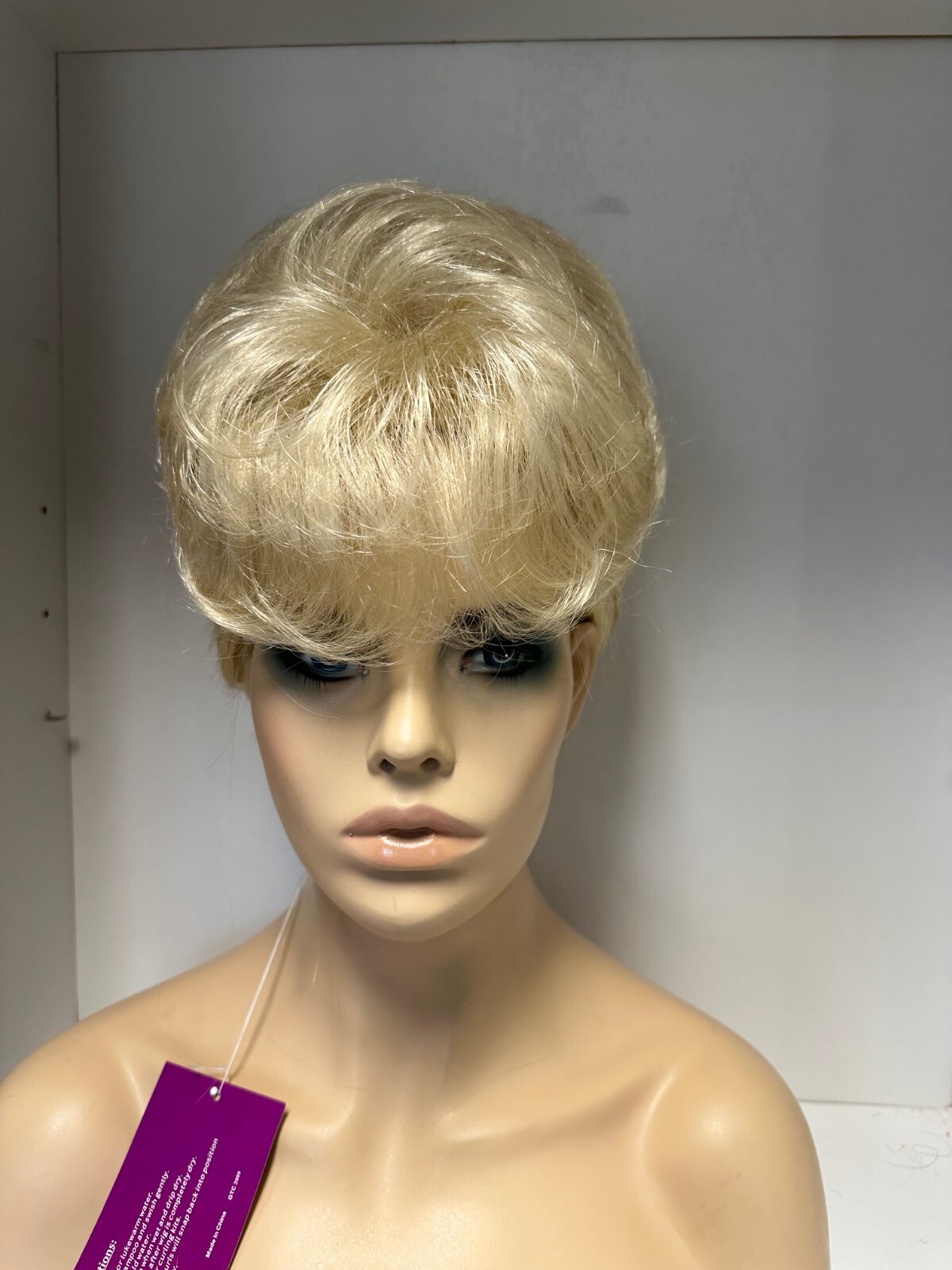AWESOME WIGS last 1 PALE BLONDE BIG TWIST WIGS AR US