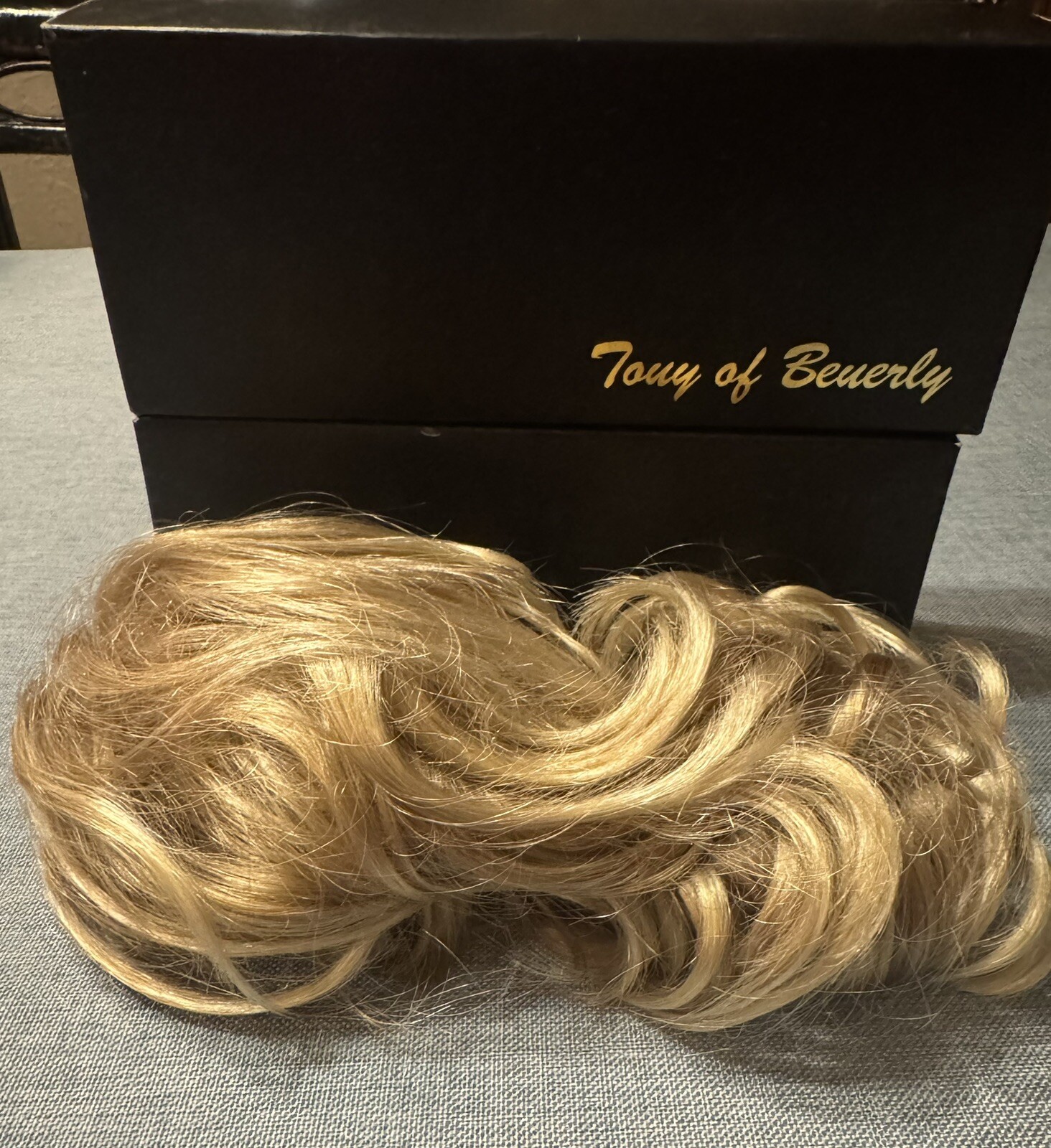 Tony of Beverly Elura Snappy Clip Libby 11″ Curly Ponytail in 24BT18 with Box