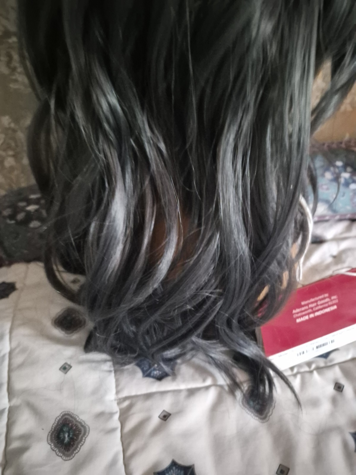 Rene of Paris DIVINE WAVEZ Wavy Layered Synthetic Wig Average Cap NEW Women