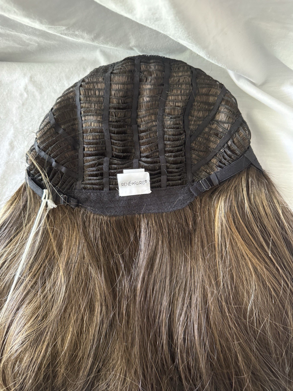Rene of Paris Harper Wig In Chocolate Frost Rooted Color BNWT Long Silky Tresses
