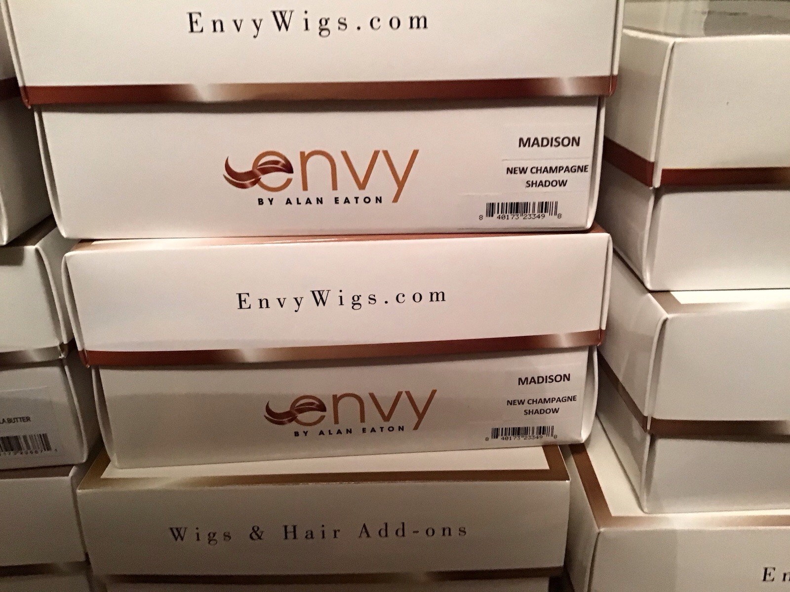 NEW IN BOX WIG ENVY BELINDA PLATINUM SHADOW New ATELIER HAND TIED SWISS CAP