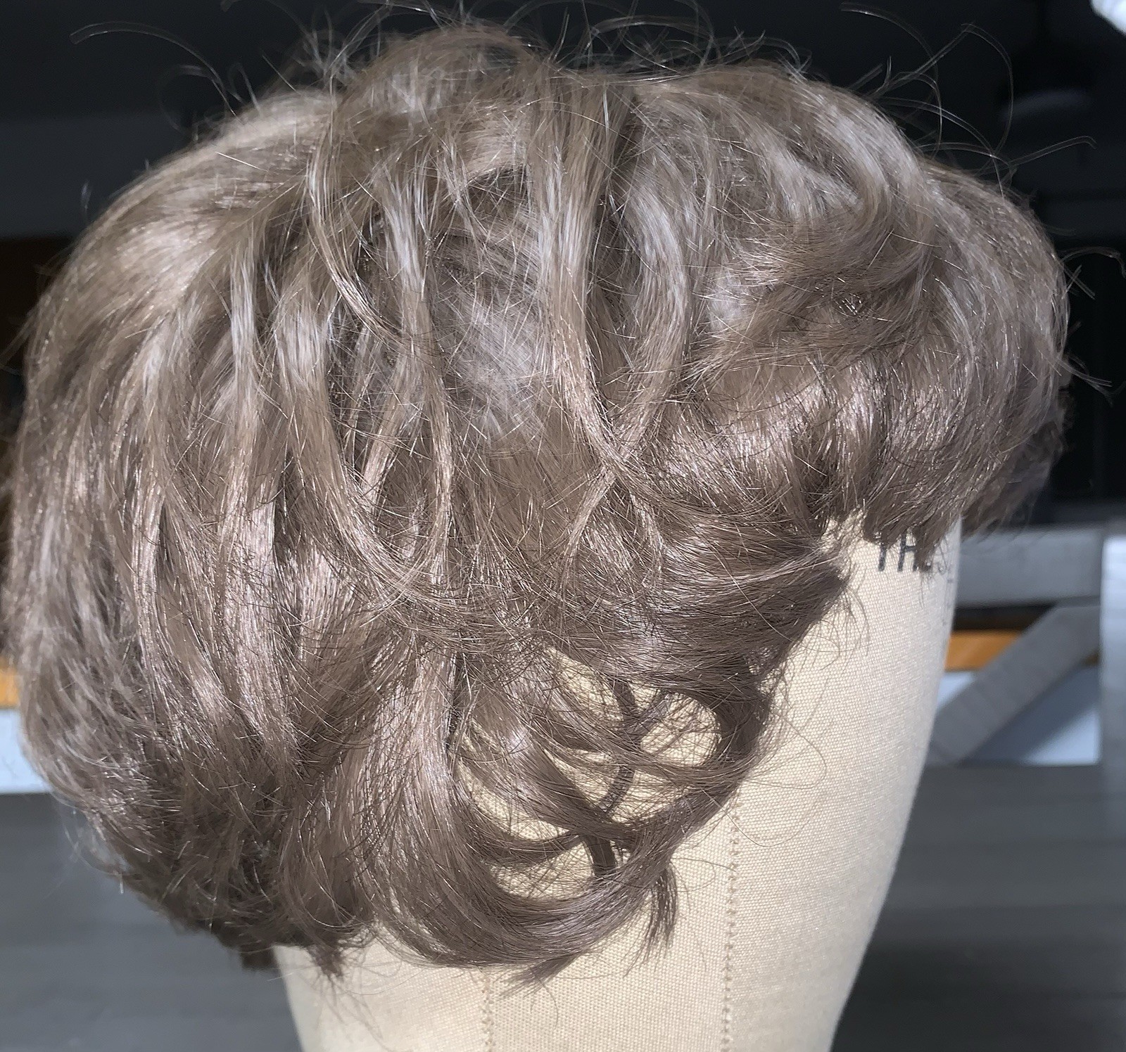 B9 VTG 70s WONDERLON 70 USA WIG HAIR PIECE LIGHT BROWN SHORT LAYERED BANGS ML100