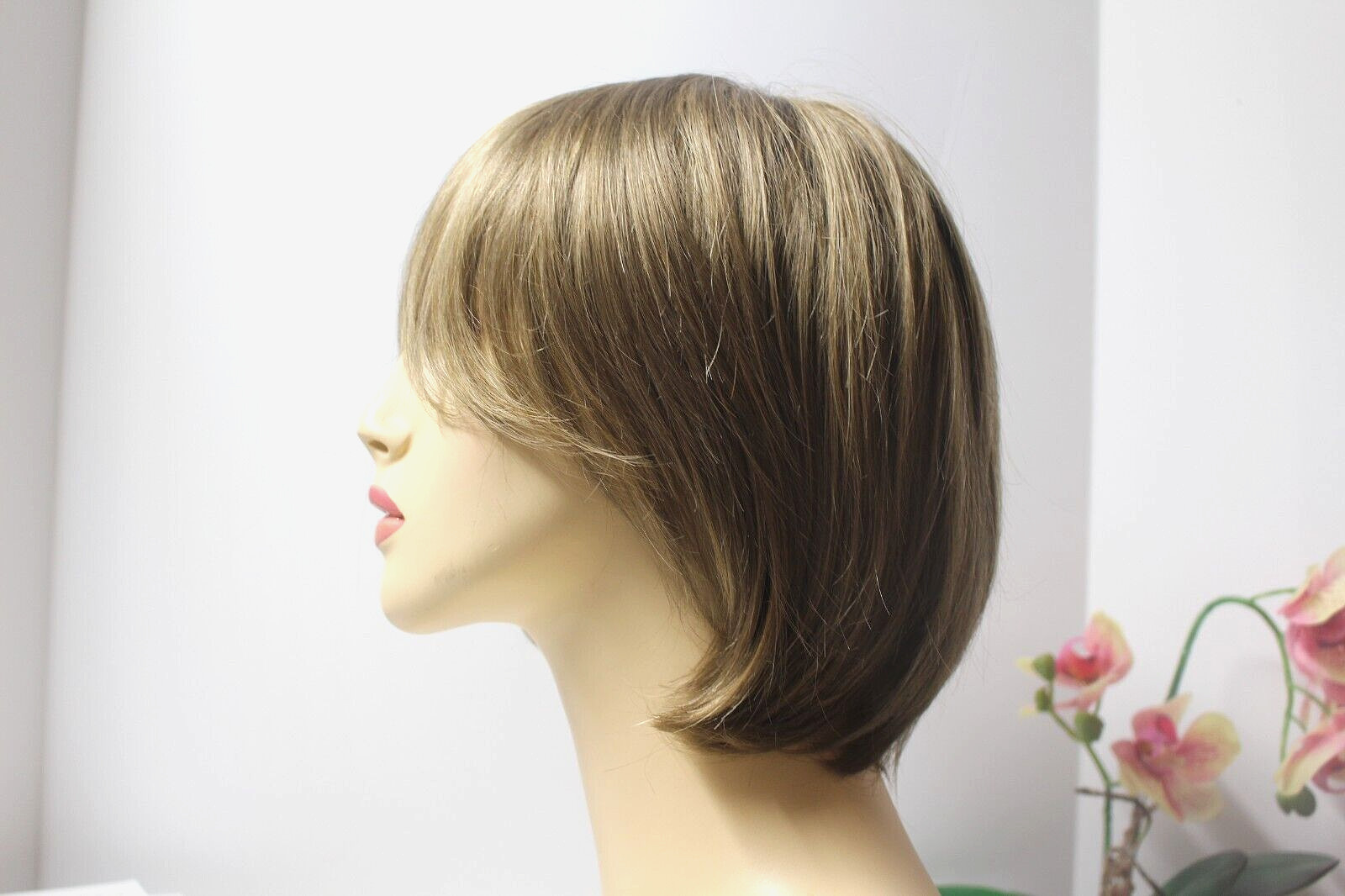ENVY wig ALYSSA NEW never worn Color: Toasted Sesame Care Instructions in box