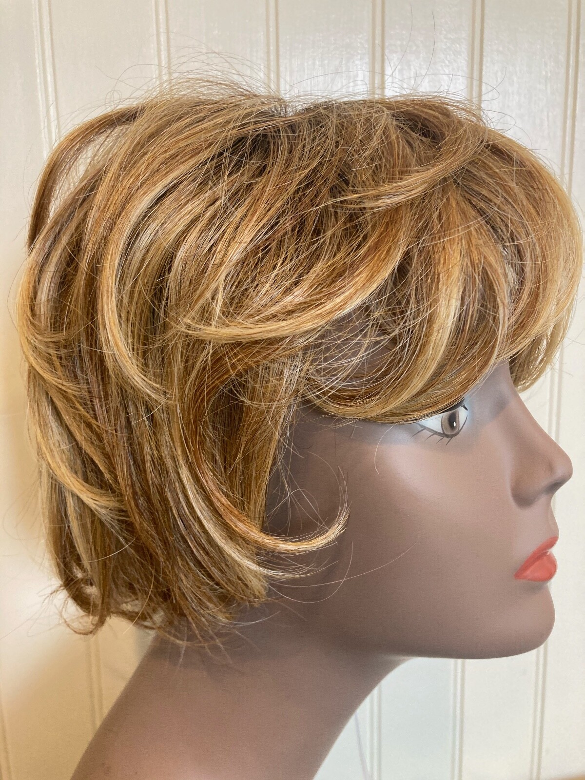 IMAN GORGEOUS LOCKS COLLECTION -“CHIC SHAG” WIG- HIGHLIGHTED BLONDE