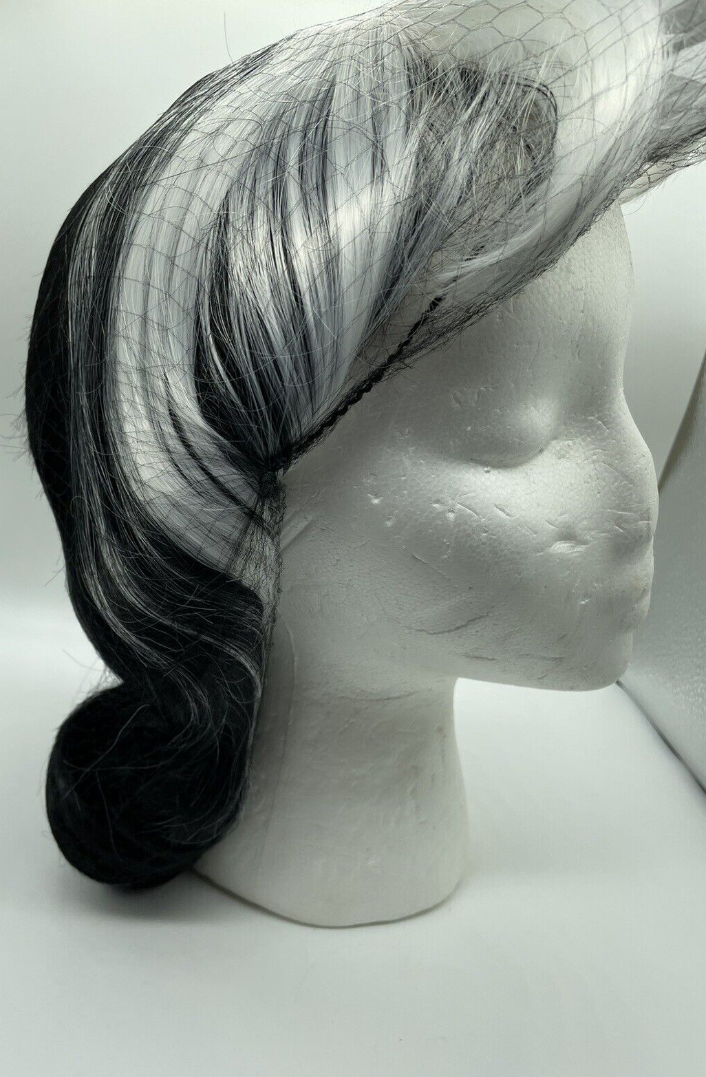 BERON Black White Two Tone Wig Women Girls Charming Full Wig medium Length