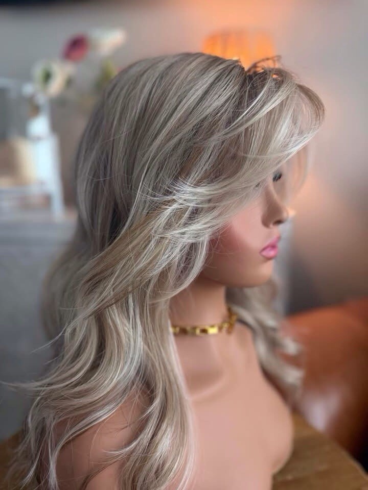 NEW IN BOX BELLE TRESS WIG CT-1068 SANTIAGO MONO TOP in MILKSHAKE BLONDE R SALE