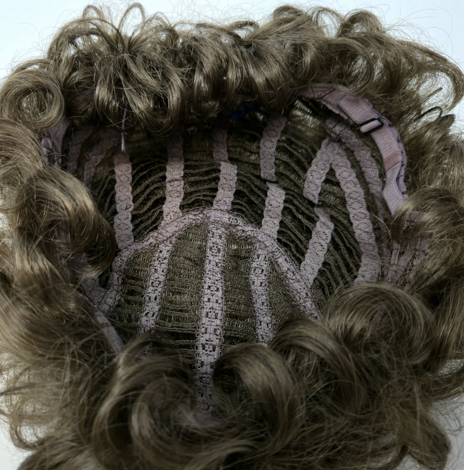 The Wig Company TWC Curly Short Brown Costume Cosplay Hair Average (21″-22″)