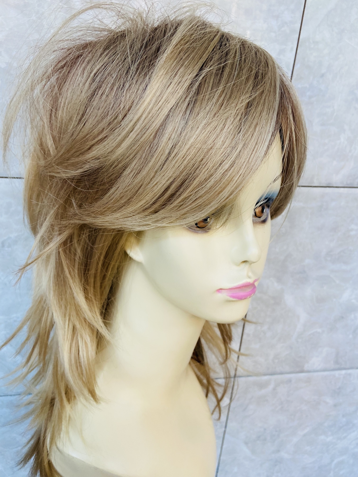 Medium Length Blonde Mix Straight Synthetic Hair Wigs Super Soft Natural Fashion