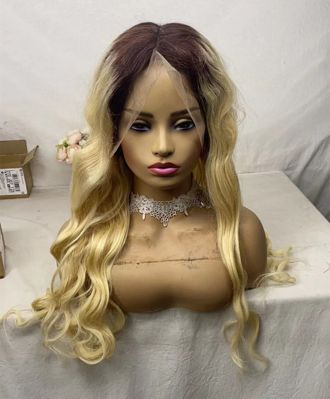 Pre Plucked Lace Frontal Wigs 150% Density Ombre 1B/613 Color Blonde Body Wave