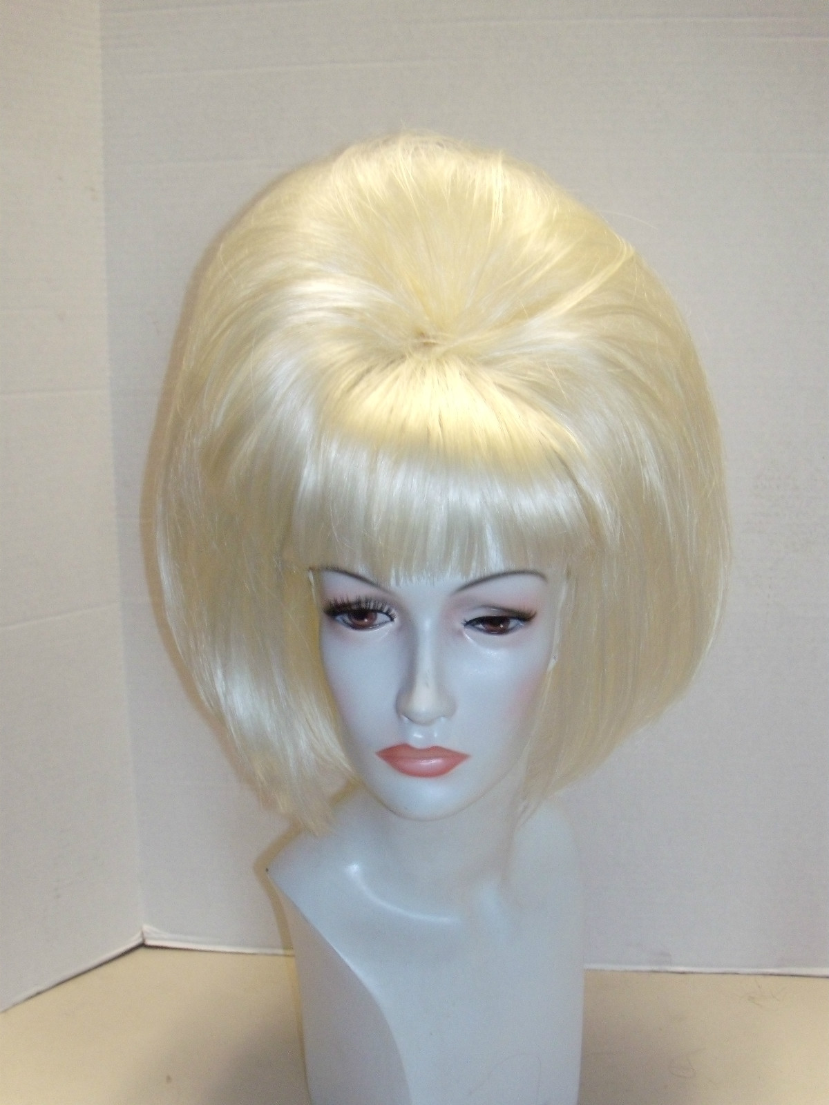 Sensational SEXY page girl SMOOTH SLEEK SHORT SHINE DRAG QUEEN WIGS ALL COLORS