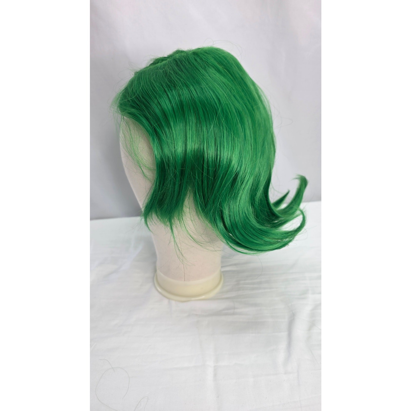 Adult Green Wig with Purple Scarf Green False Eyelashes Cosplay St. Patty’s Day