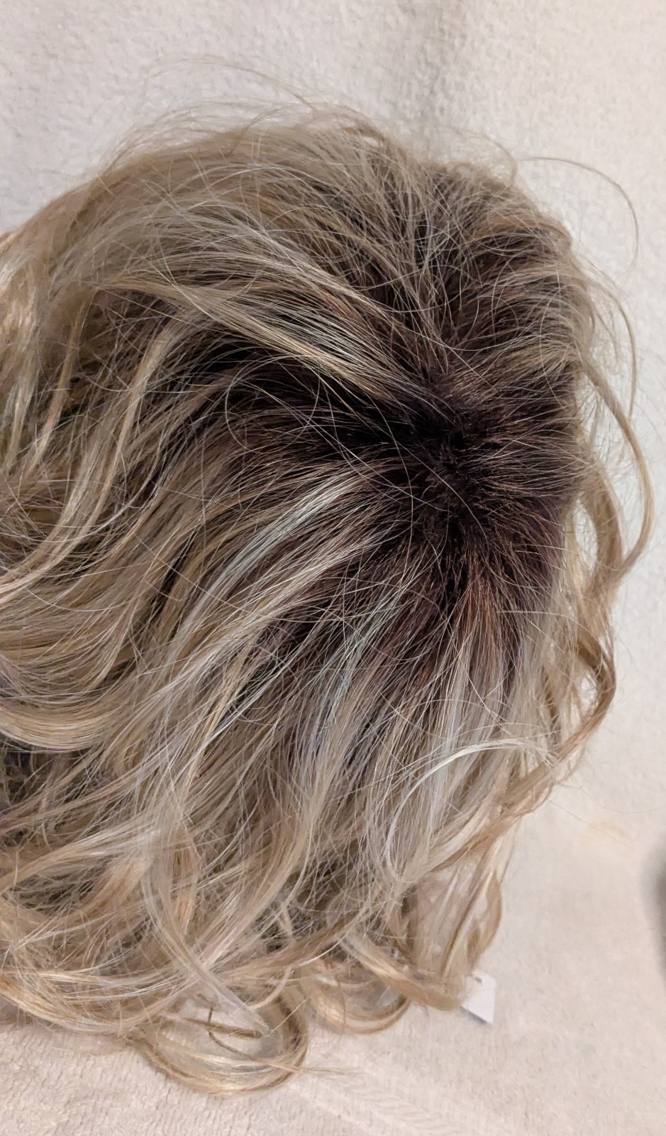 NWT Hairdo TRU2LIFE Modern Flair GOLDEN BLOND WHEAT Styled Wig