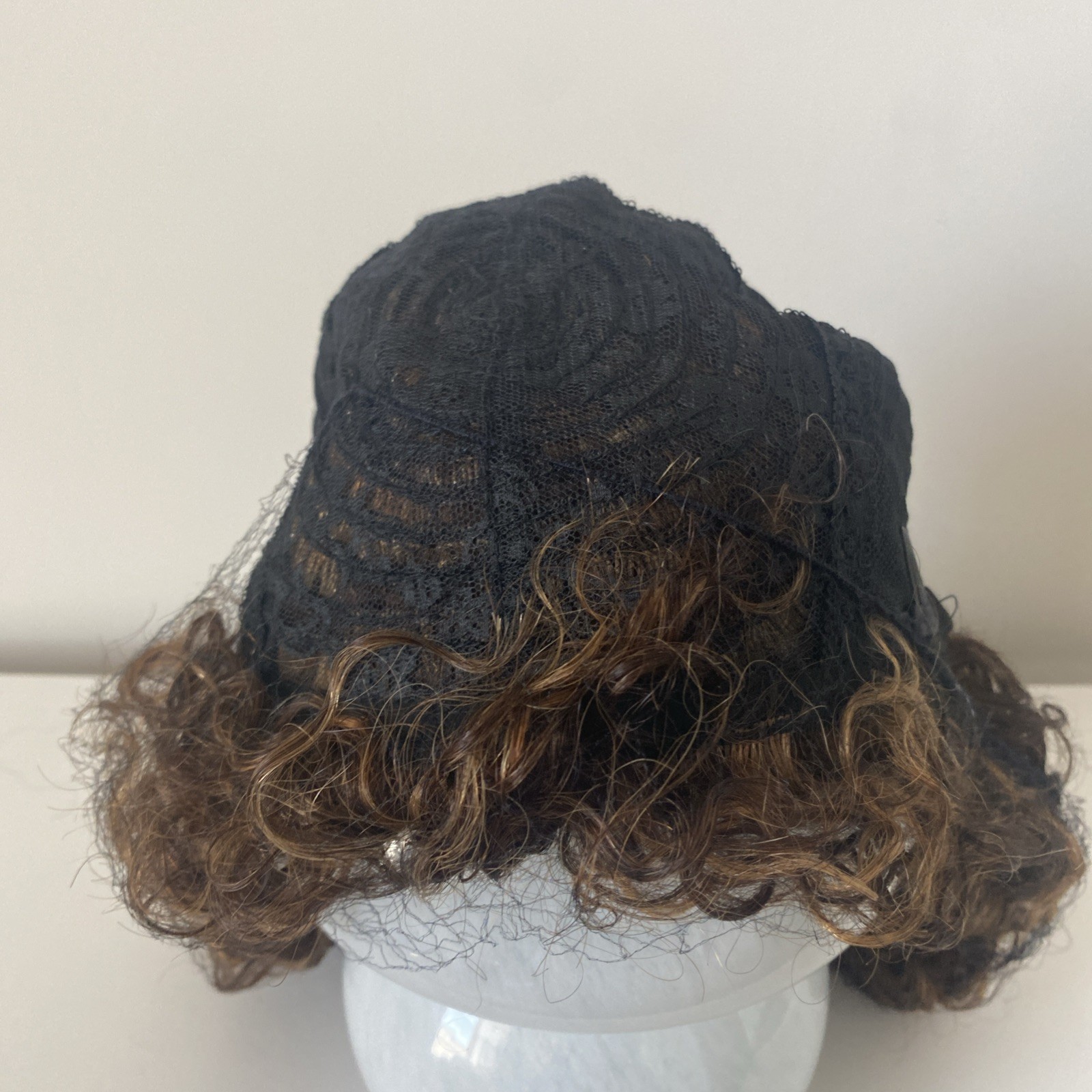 Spotlight 100% Human Hair Wig Kinky Curly ES WH Lucerne 12” Color P4/30/27 NEW