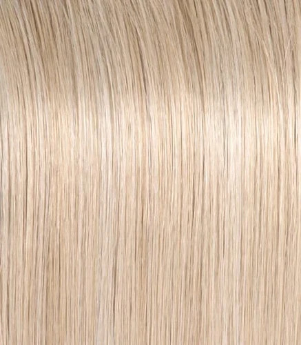 Raquel Welch AHEAD OF THE CURVE: Mid-length wig RL16/22 Iced Sweet cream
