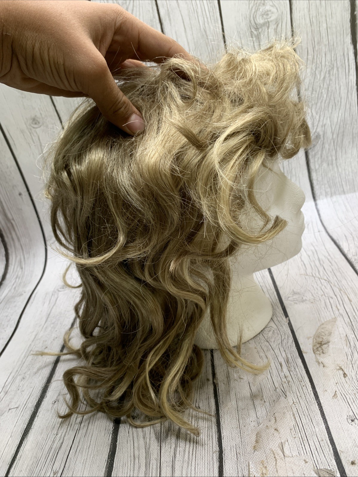 Mona Lisa Wig Modacrylic Short Dirty Blonde