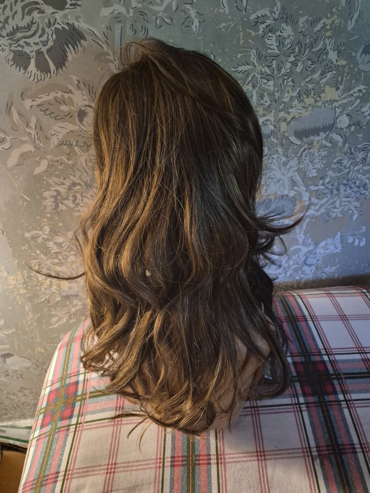 Estetica Orchid Lace Front Layered Wavy Synthetic Wig R6/28F 20in WomenREDUCED