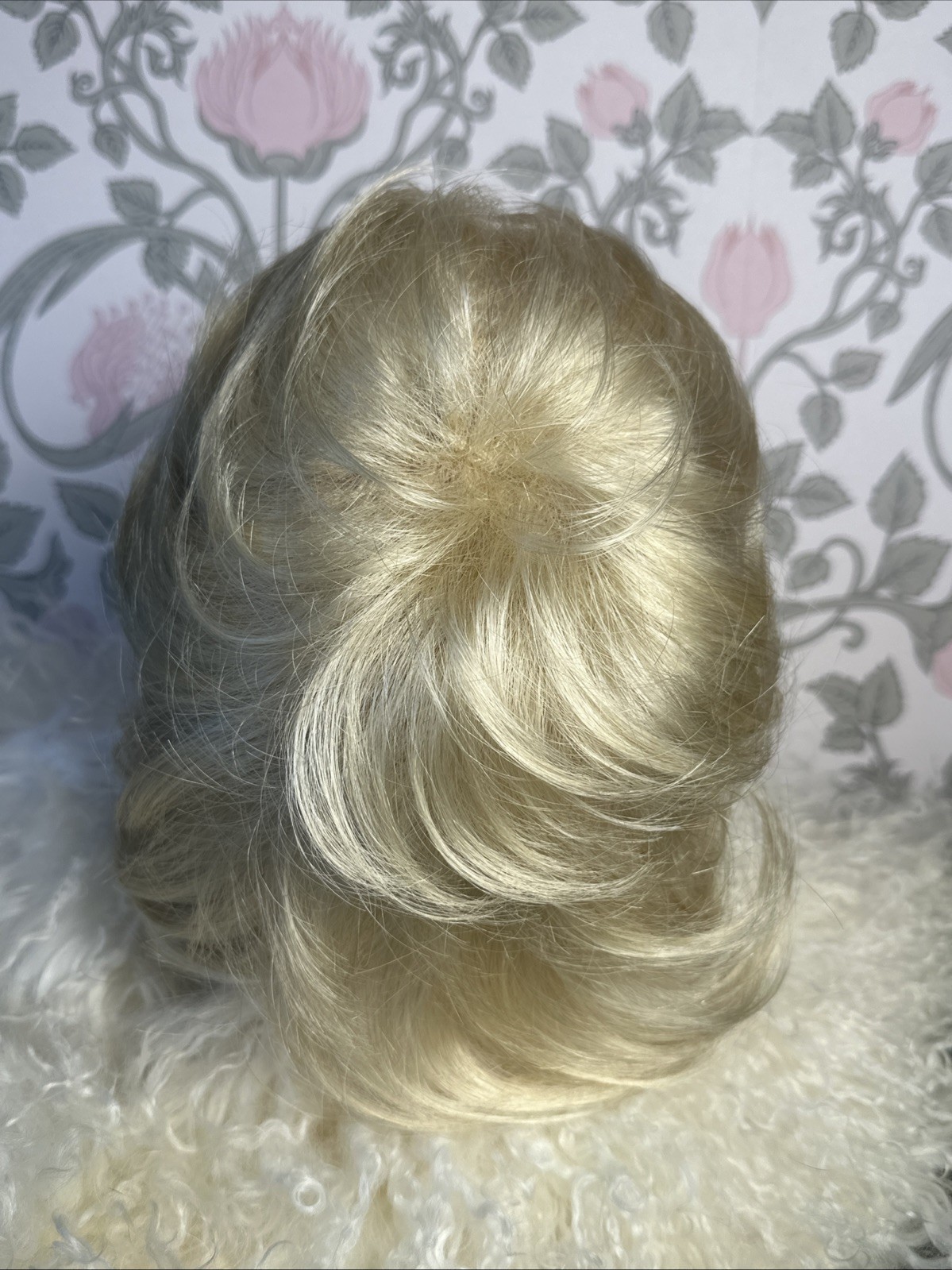 Vintage Aspen Wig Platinum Blonde Short Shag Hair Synthetic