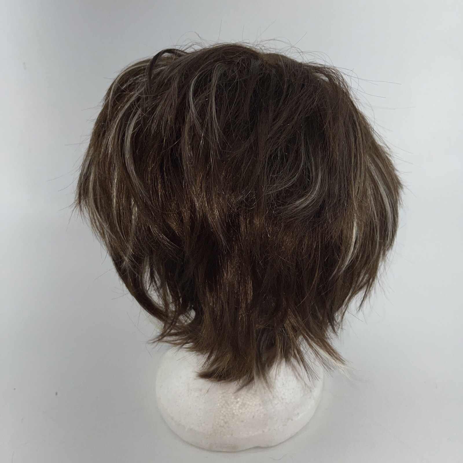 Wiginway Lady Woman Brown #10/11 Wig Short Layered Straight