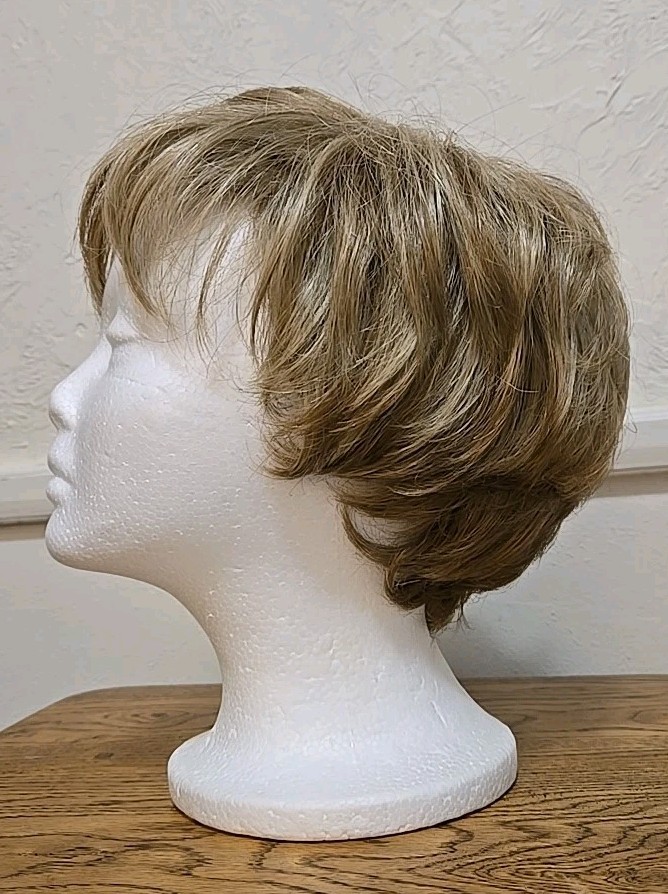 Modacrylic Ash Blonde Wig Japan Fibers Made In Thailand Short Bob B