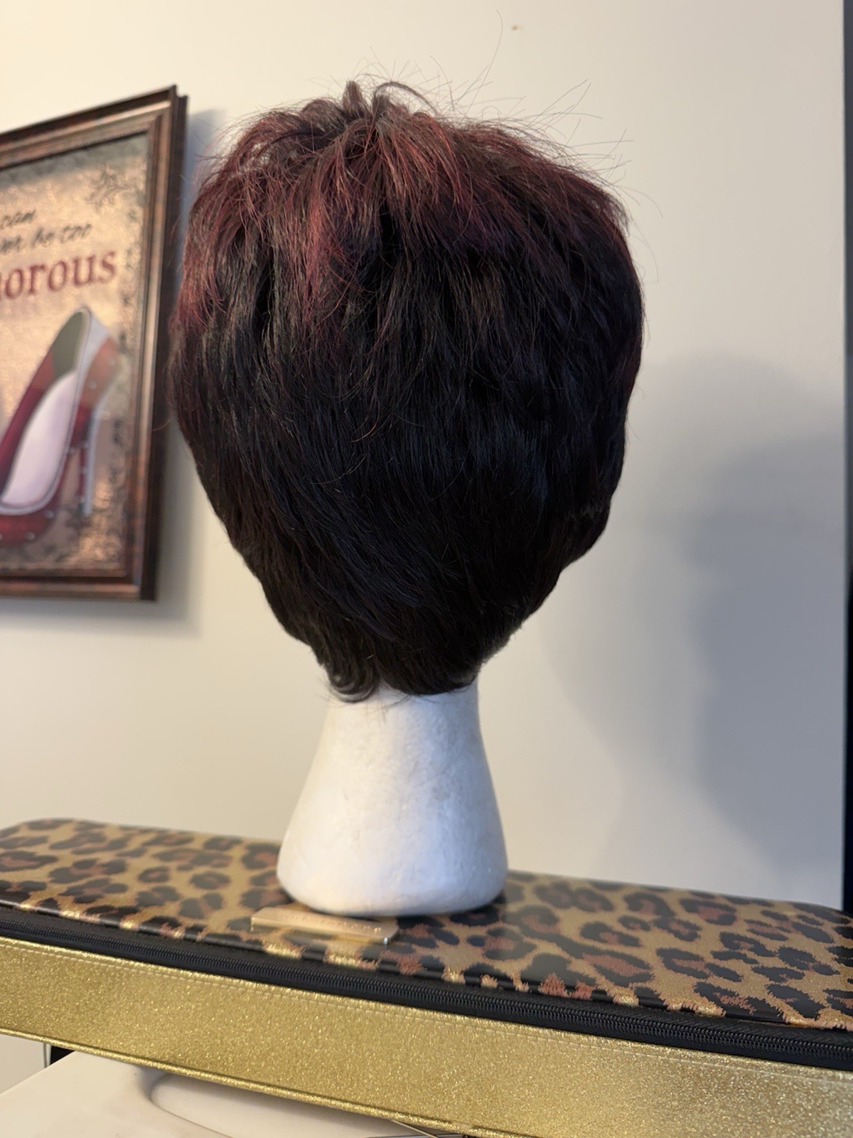 The Style AUSTIN Color TF1B/BG/RD Synthetic Short Cut Wig