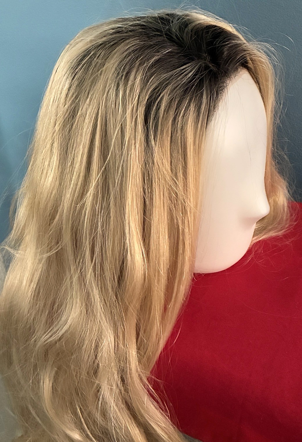UNIWIGS STYLE SL0116-YL-116 24″ LONG WAVY BLOND BAYALAGE SYNTHETIC HAIR WIG