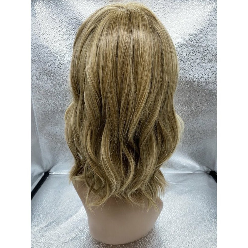SIMMER Elite – Wig By Raquel Welch