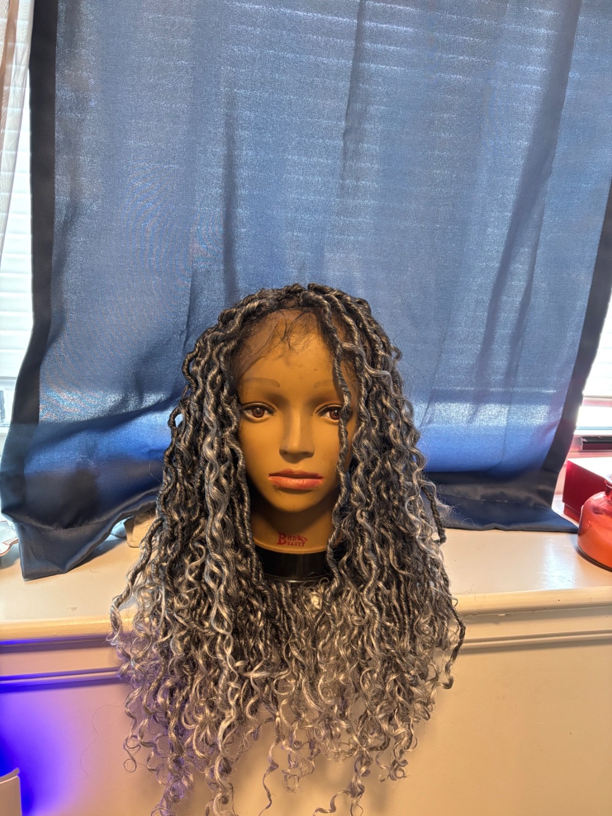 black/grey ombre wig