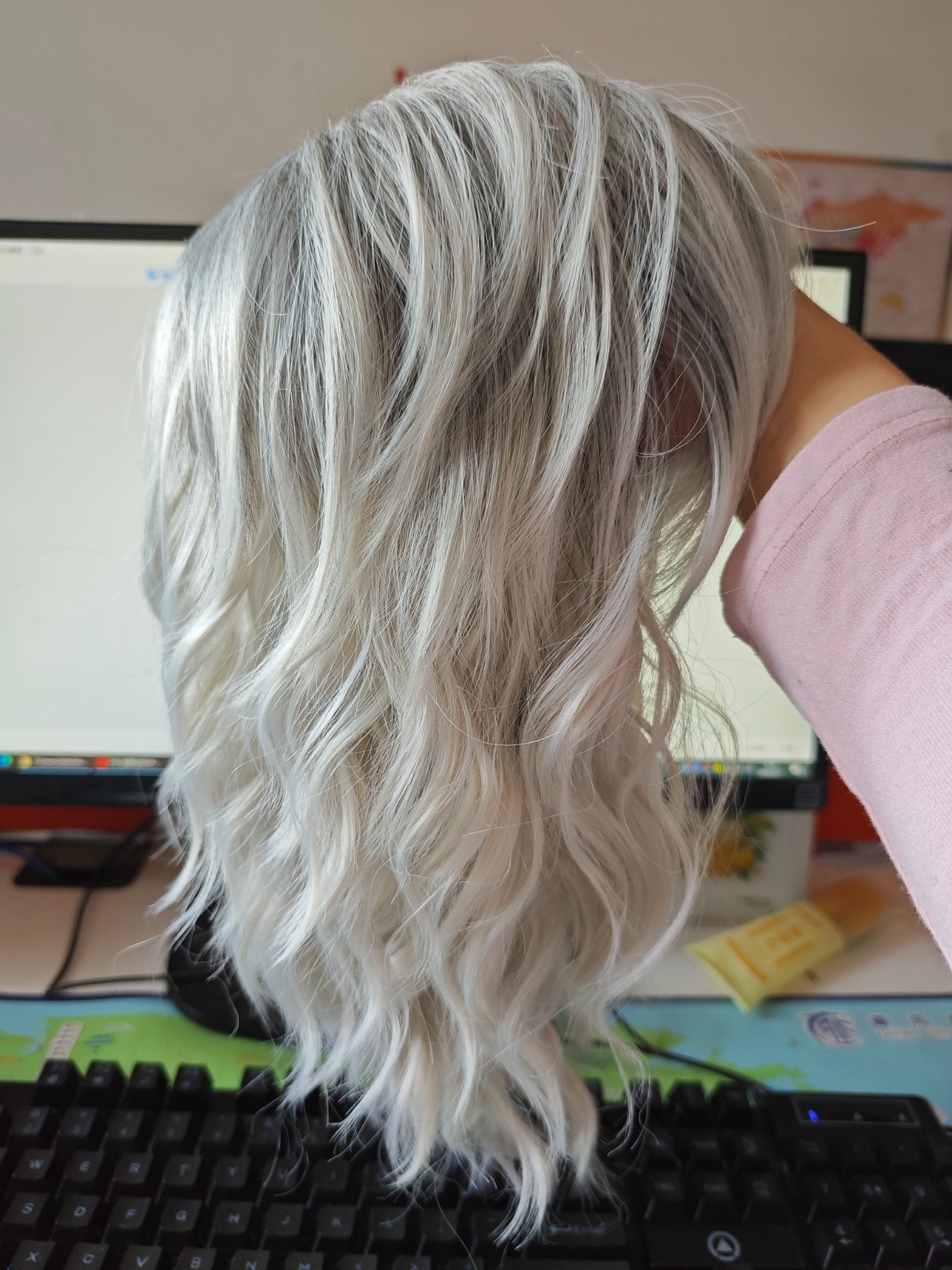Ombre Silver Gray Bob Wig with Bangs for White Women Short Wavy Curly Charming W