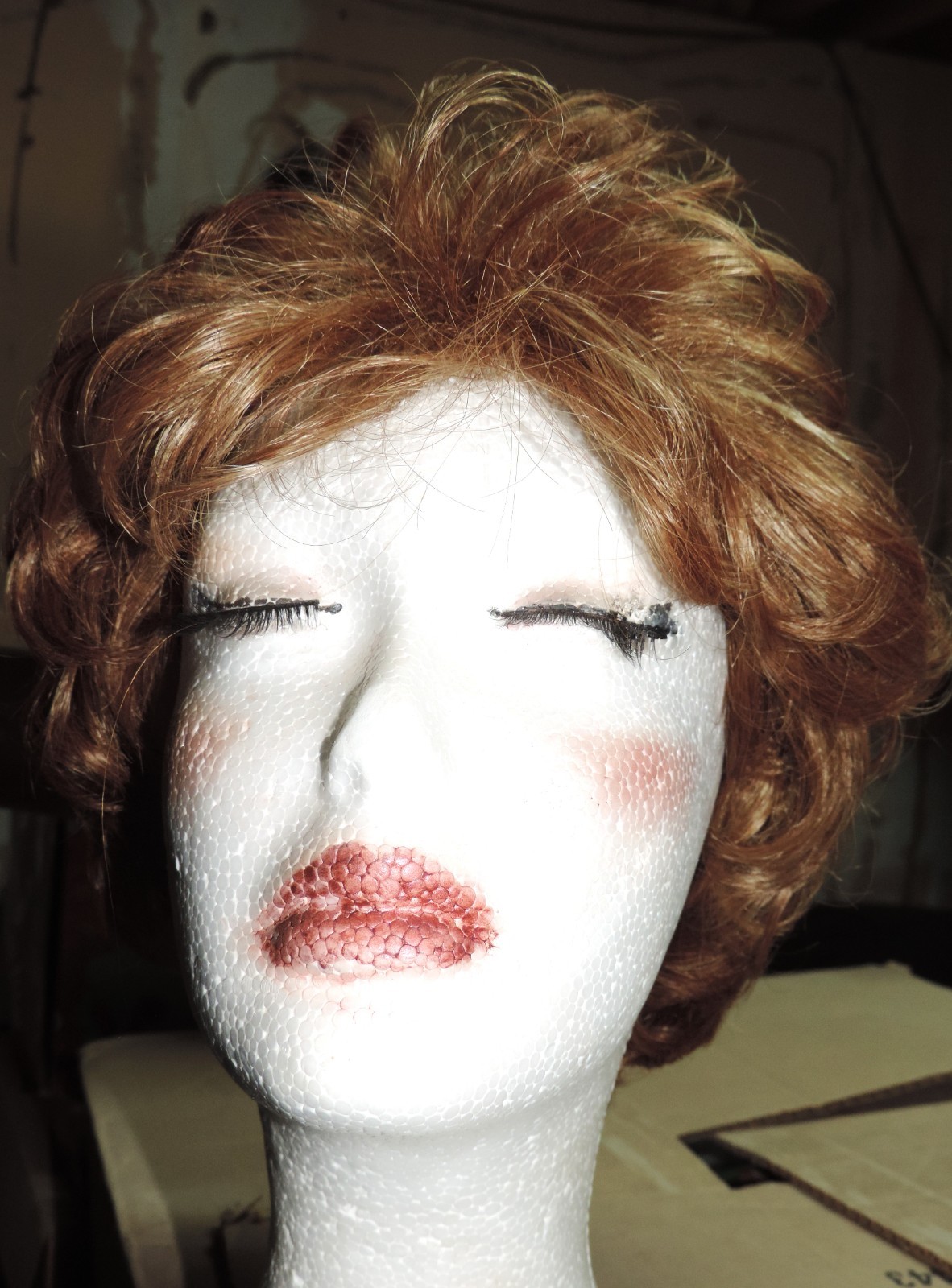 Beautiful golden blonde (reddish) shag wig!
