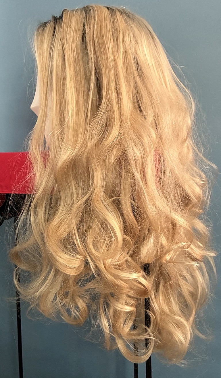UNIWIGS STYLE SL0116-YL-116 24″ LONG WAVY BLOND BAYALAGE SYNTHETIC HAIR WIG