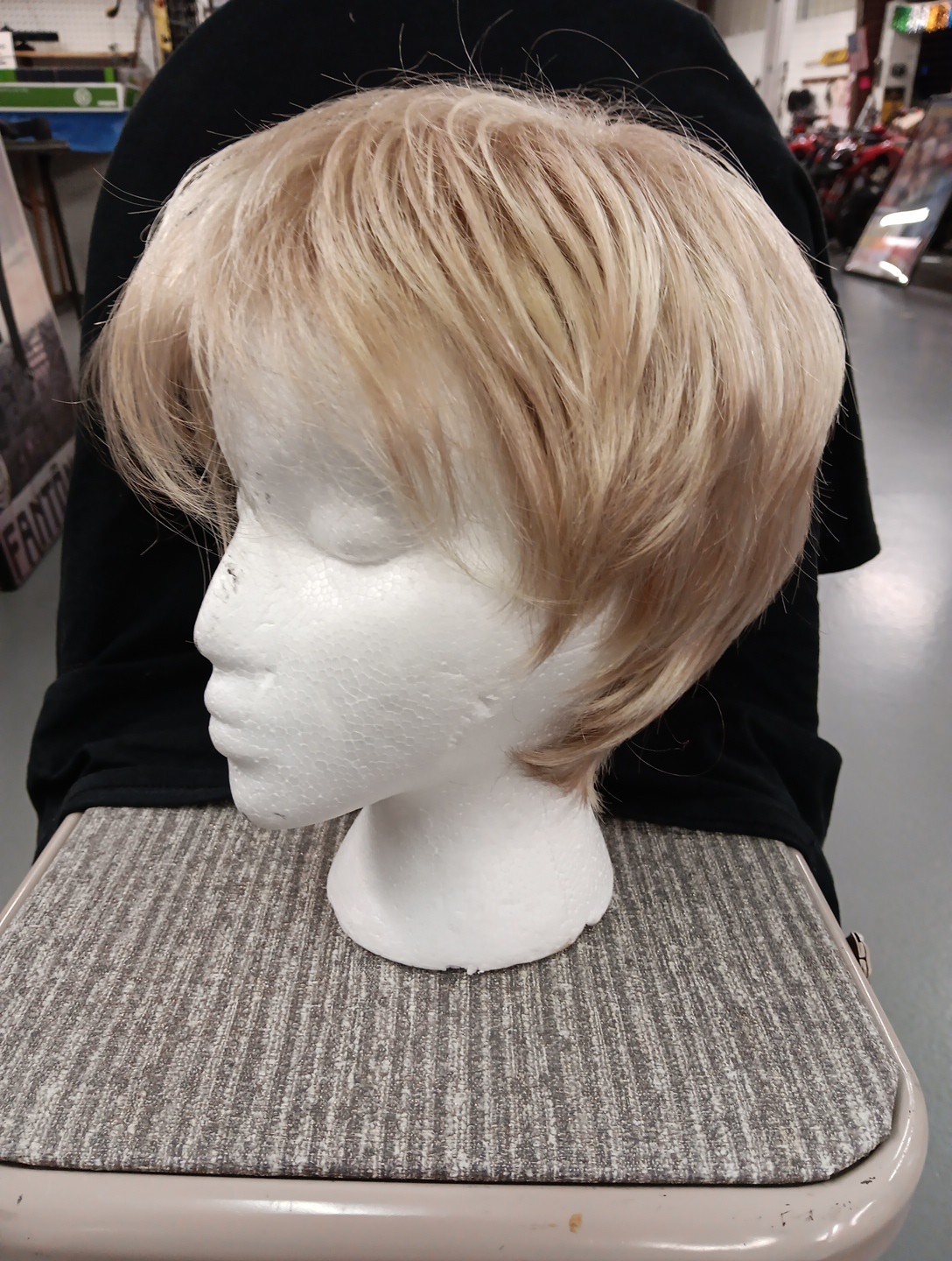 Envy Short Blonde Wig 100% Kanekalon Fiber Stretch Low And High Lites Adjustable