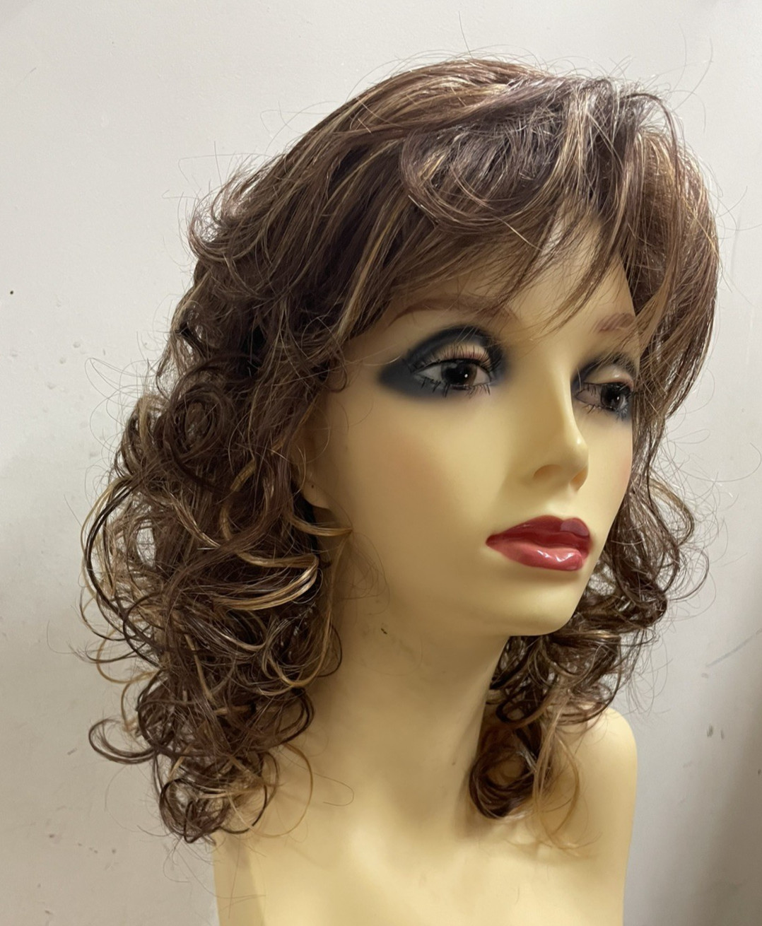 JESSICA WIG Estetica in color R8/26H Stretch Cap